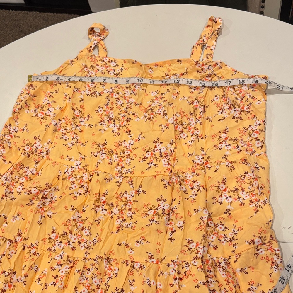 Old Navy Sleeveless Tiered Floral Swing Dress - Picture 3 of 10